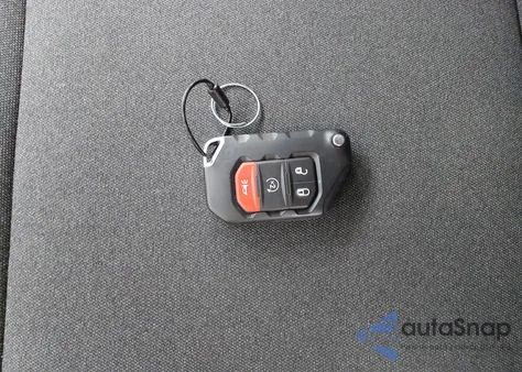 2025 Jeep Wrangler 4-Door Sahara 4X4 z USA, uszkodzony, nr VIN 1C4PJXEN3SW570518